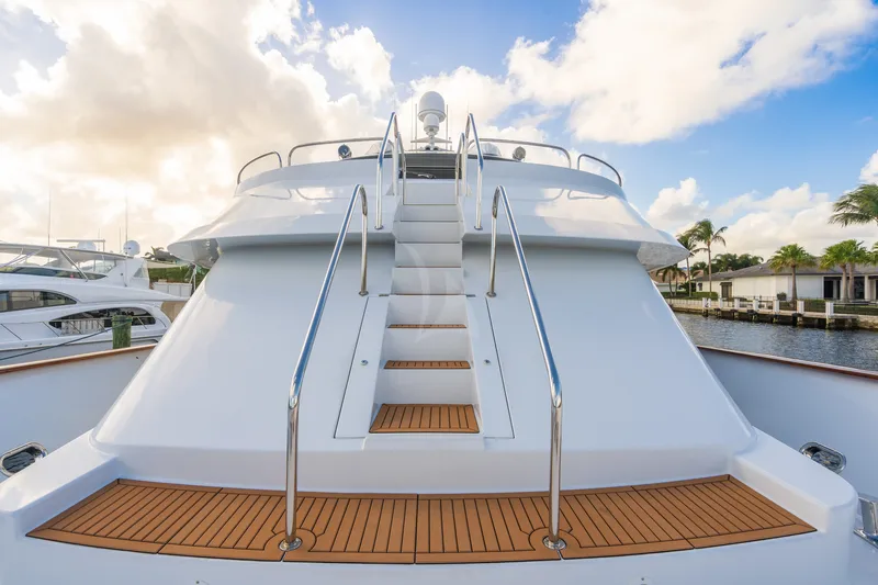 CHANSON, on deck 3