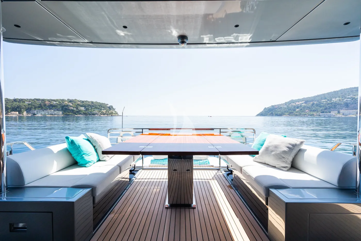 L'AS BLEU, inside 1