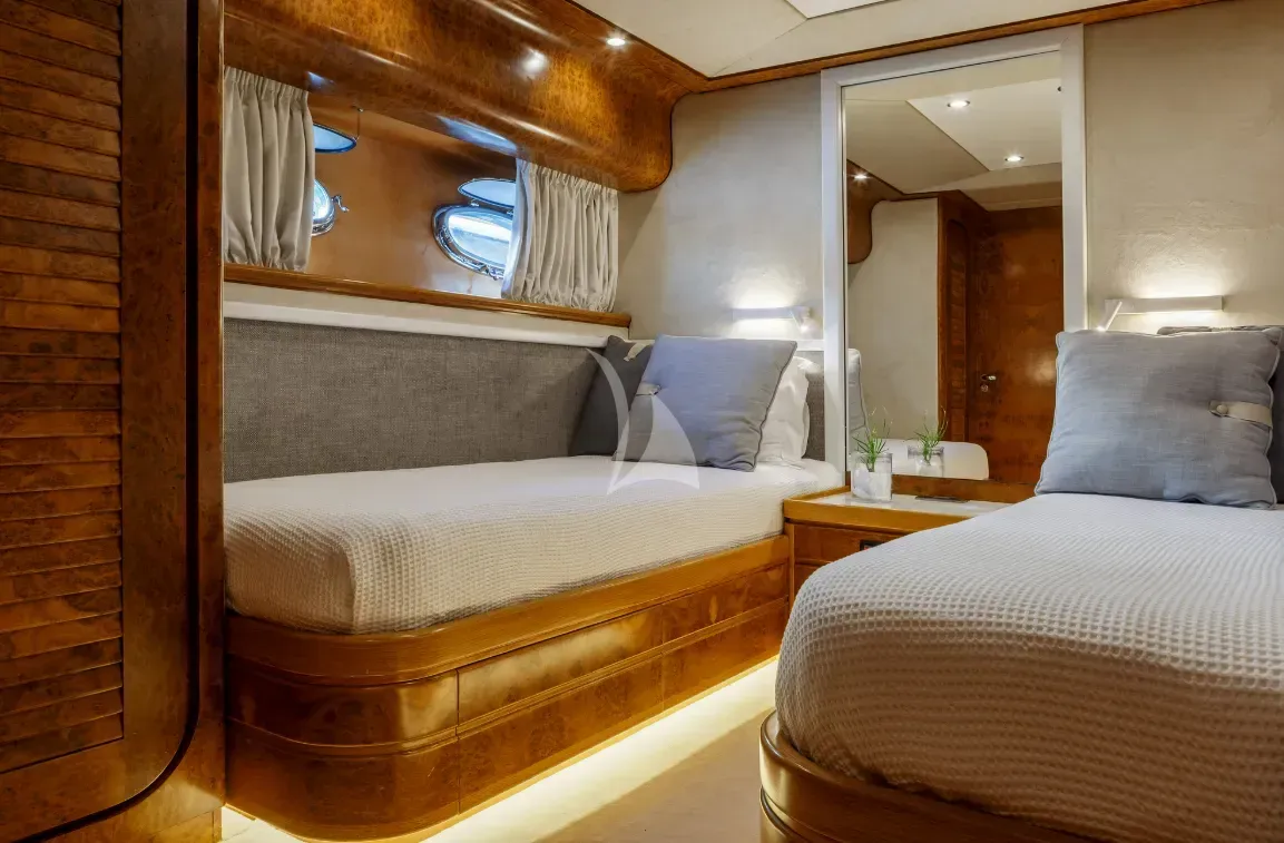 VA BENE, cabins 3