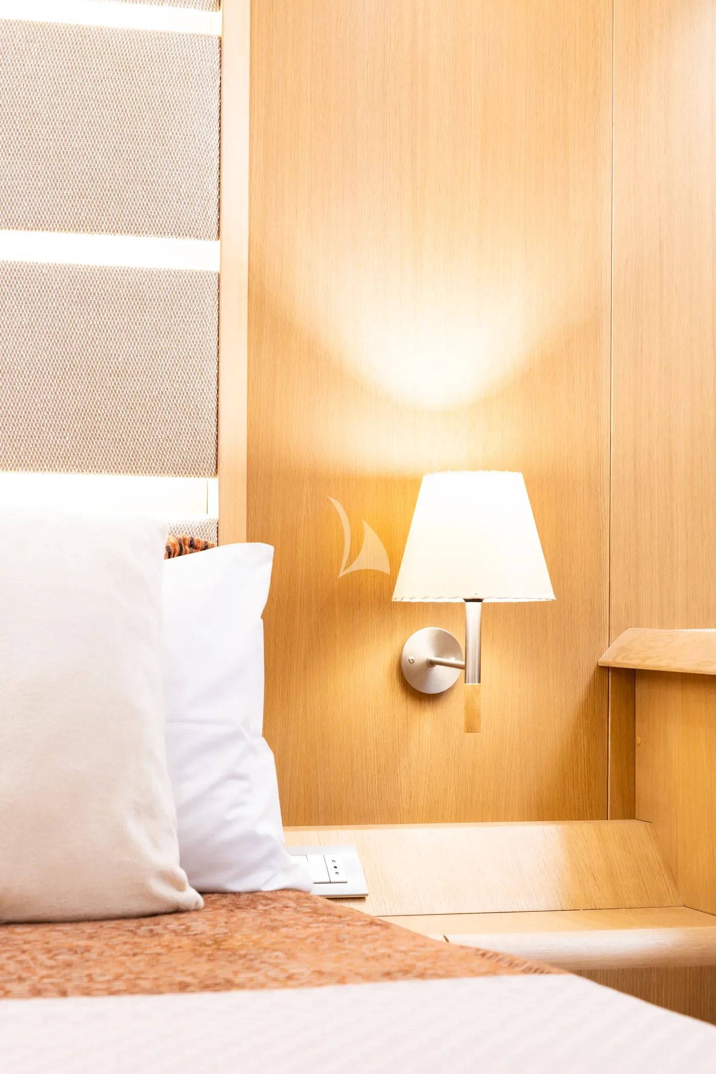DUBAI, cabins 1