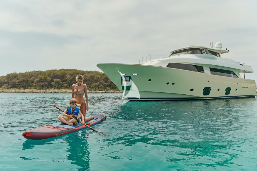 FERRETTI, photos 6