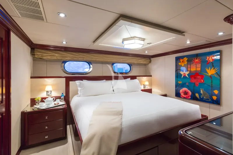 LADY JOY, cabins 6