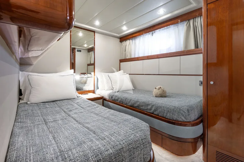 AZURE ONE, cabins 6