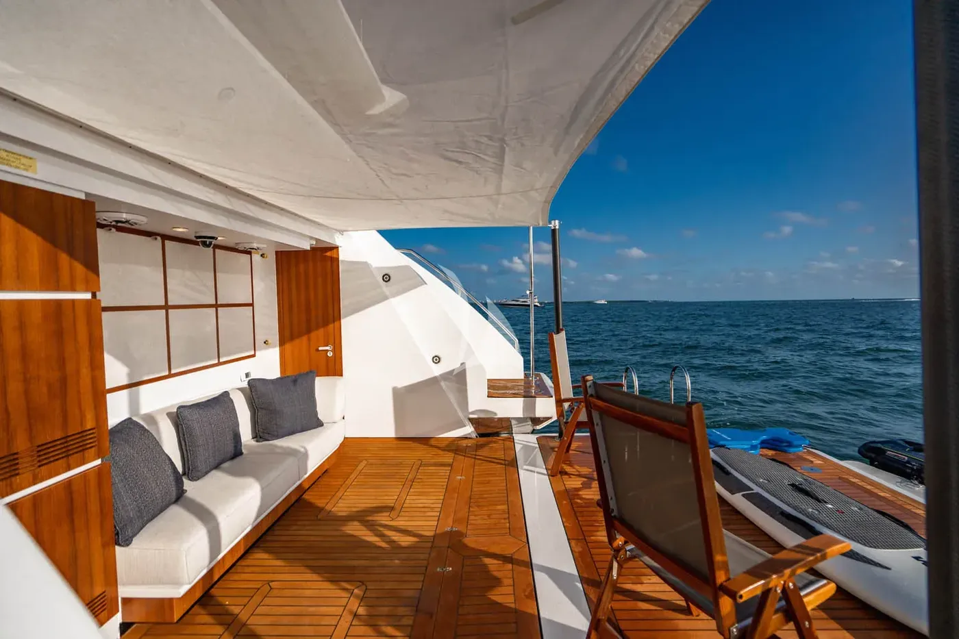 CARPE DIEM, on deck 1