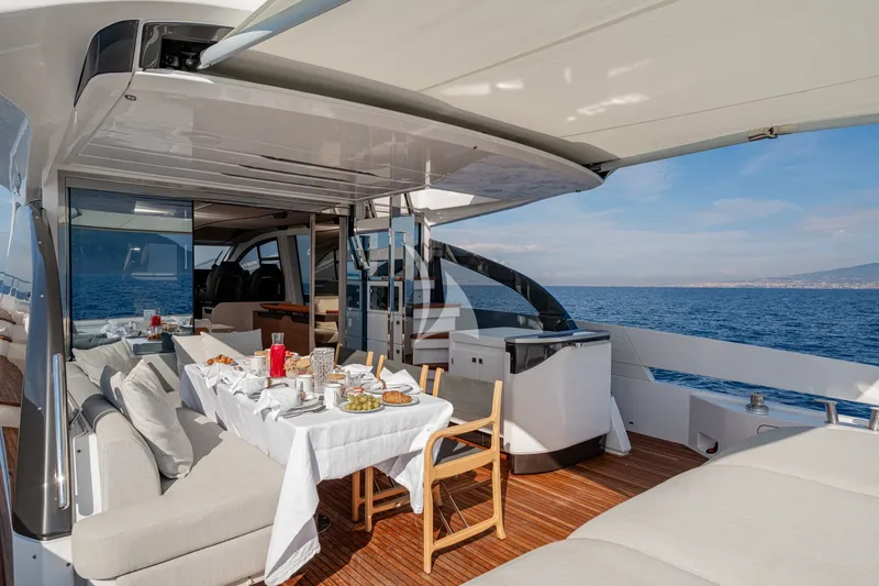 ALE II, inside 6