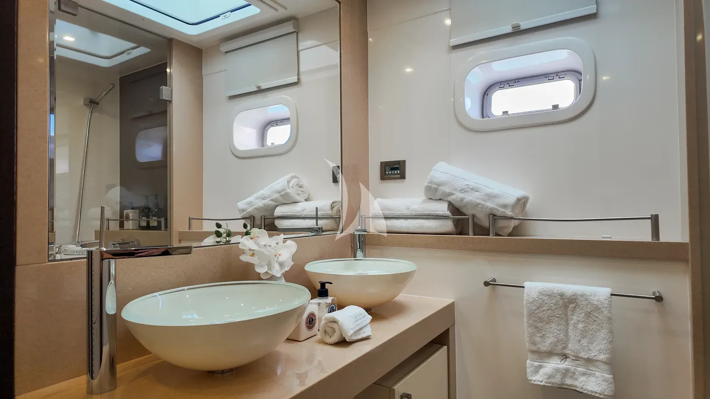 S/Y FENG, more 1