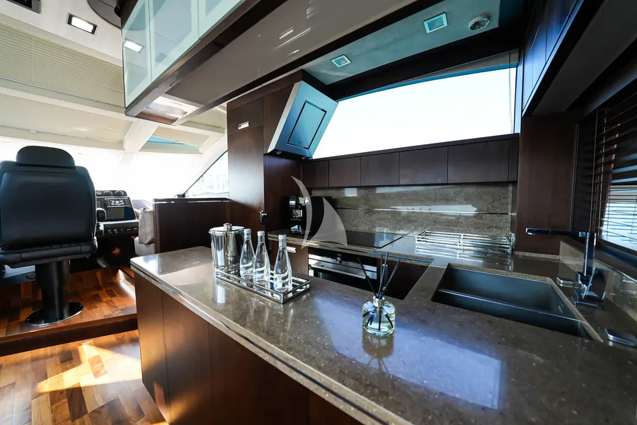 BELLA, photos 2