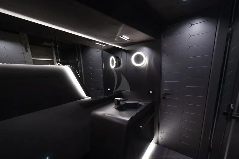 BIANCINO 3, inside 6