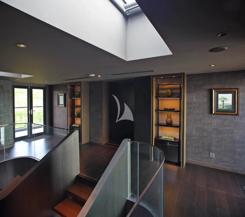 AQUA NERA, inside 5