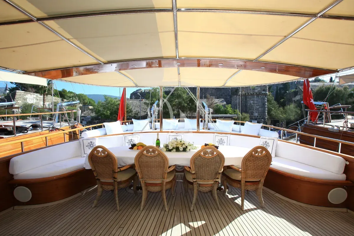 KAYA GUNERI V, inside 1