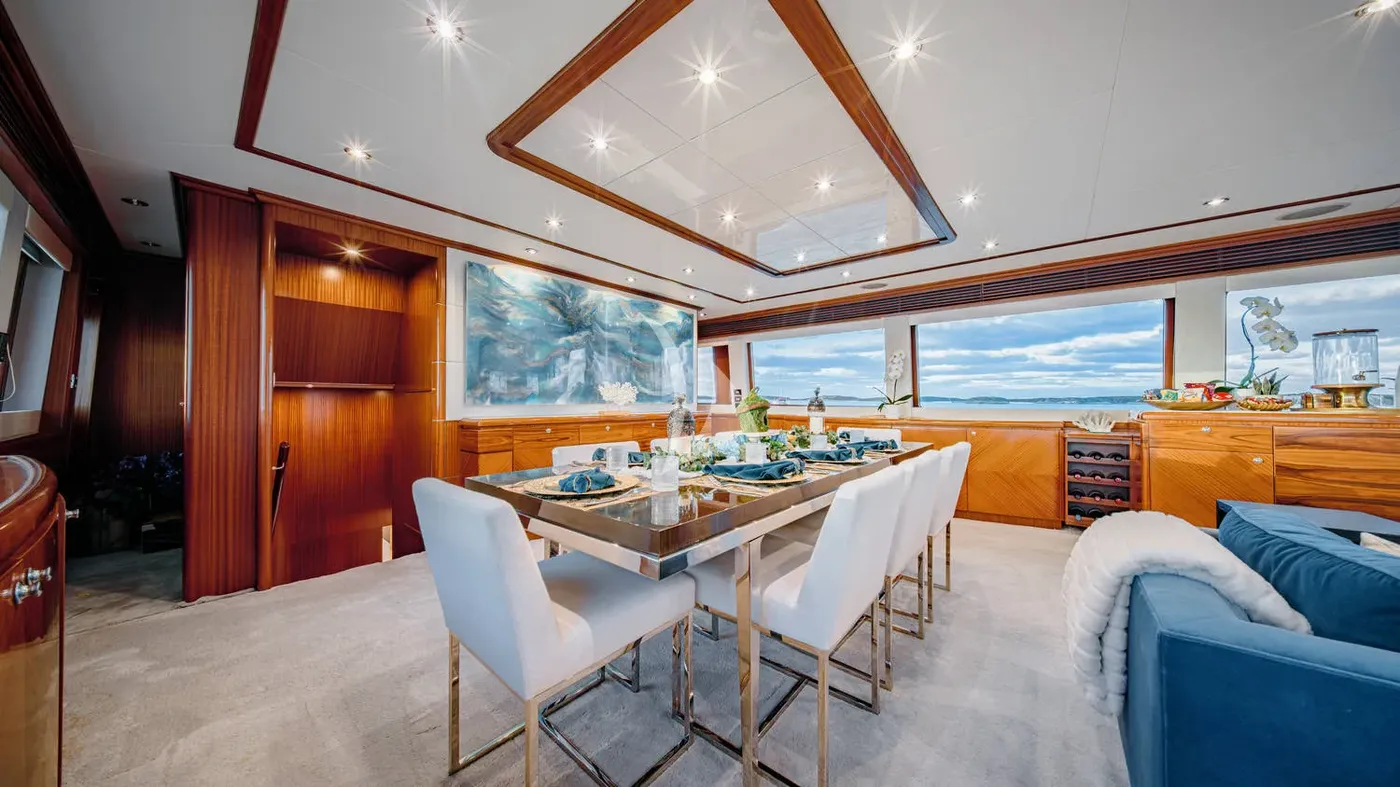 BEACHFRONT, photos 2