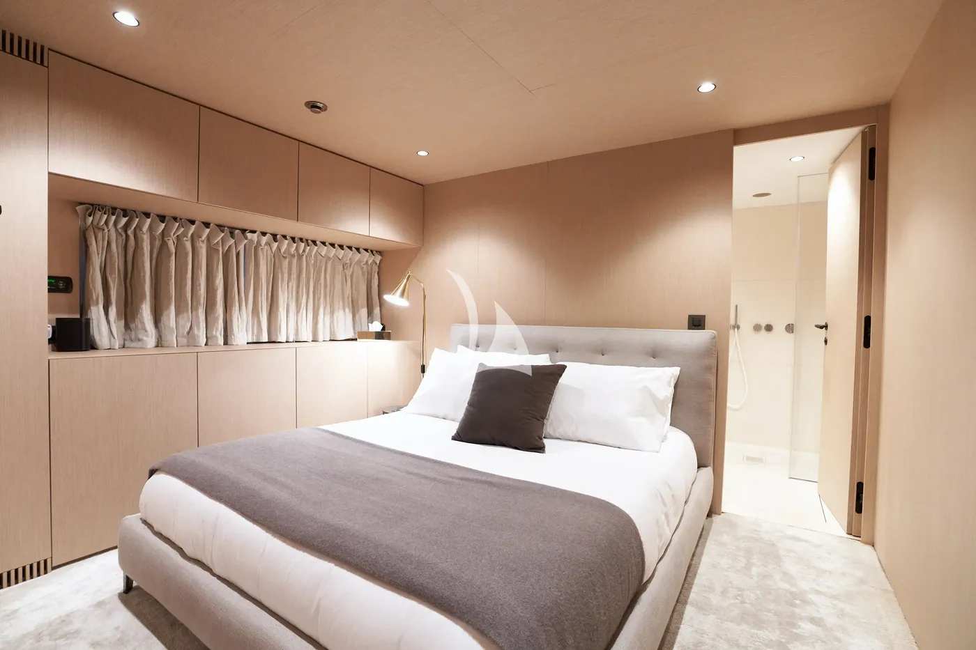 NEOPRENE, cabins 2