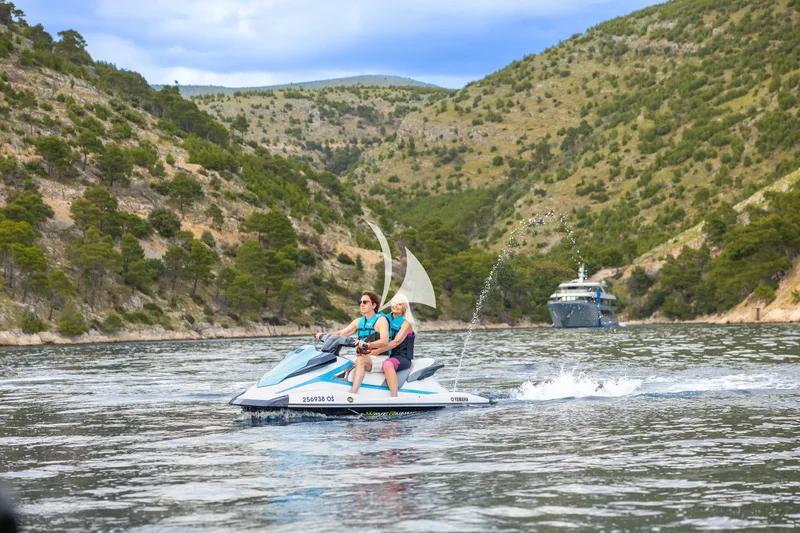 FREEDOM, watertoys 4