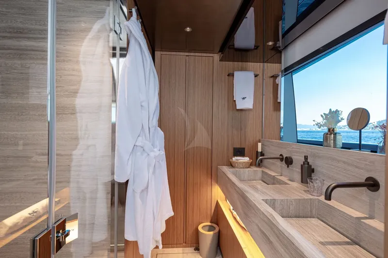 NEW YORK, cabins 3