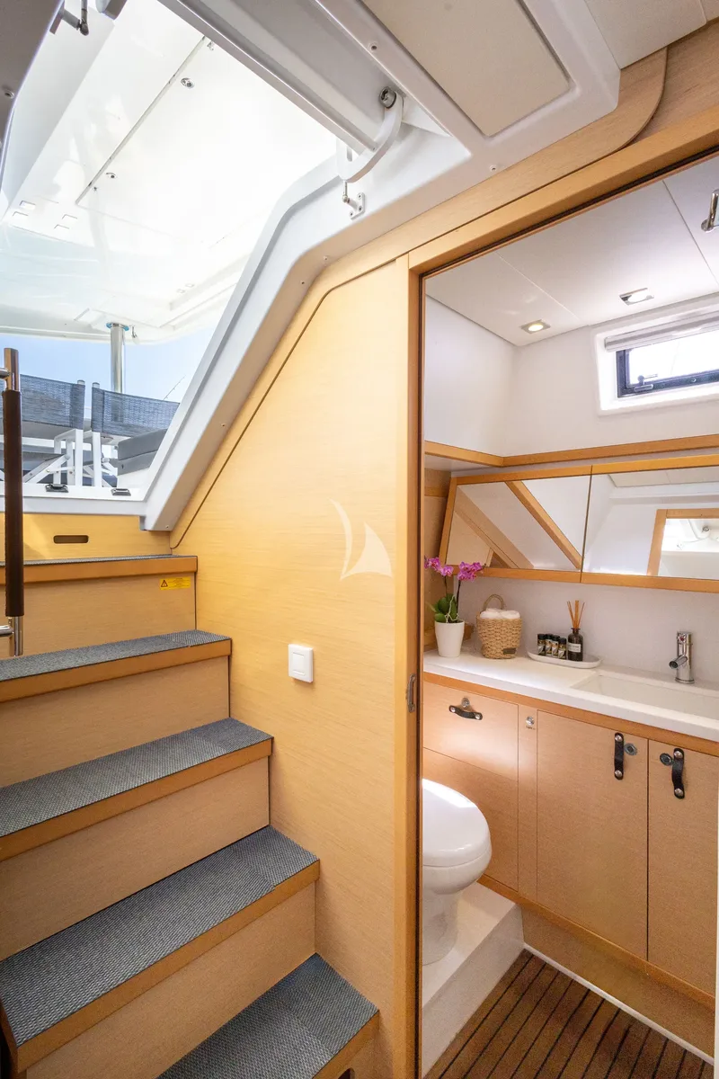 QUEEN OF DIAMONDS, cabins 2