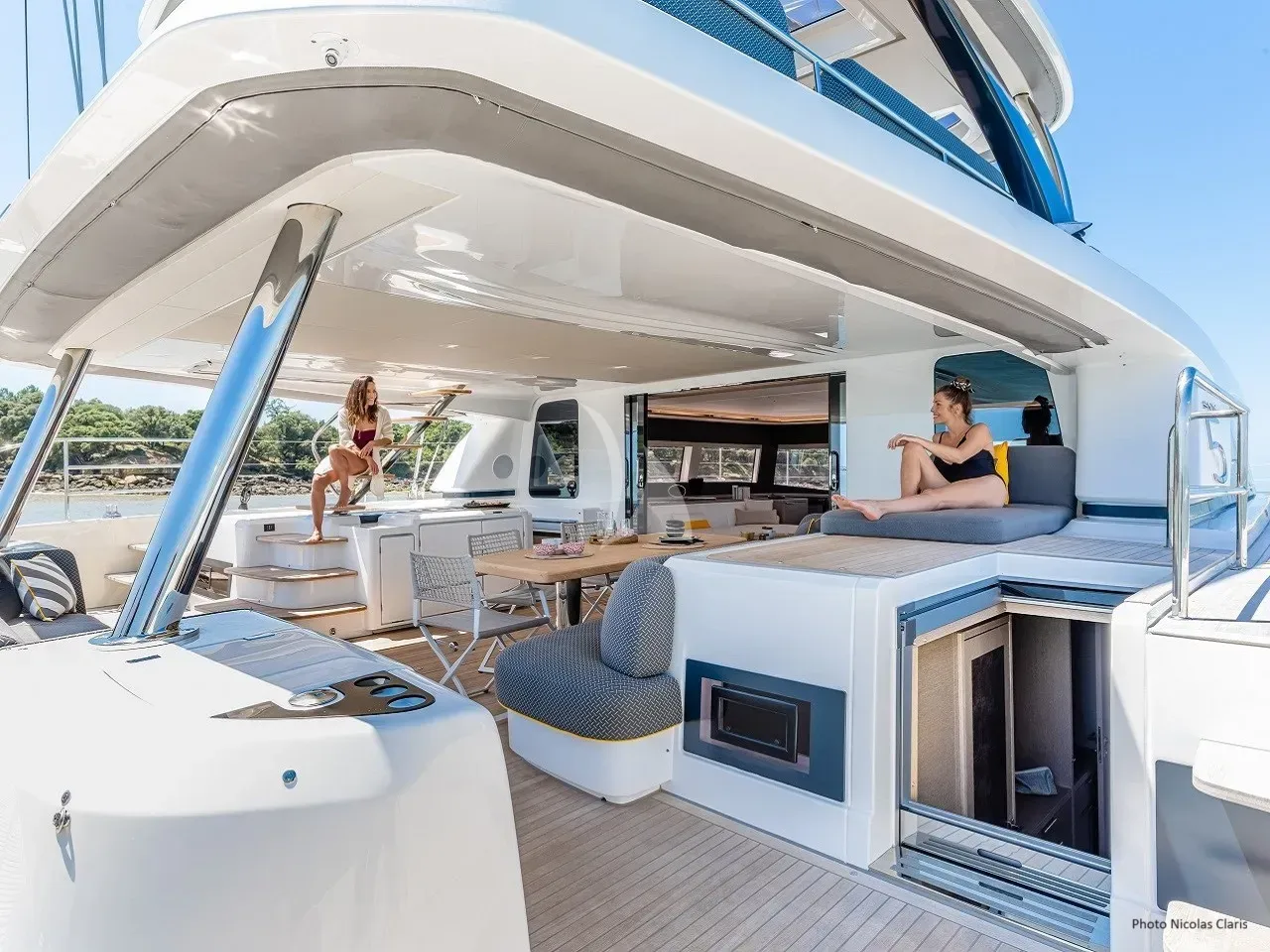REVE BLEU, inside 1