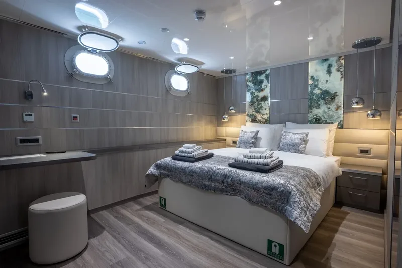 NERA EXCELLENCE, cabins 3