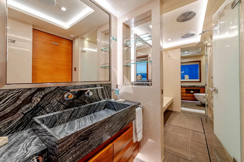 QUASAR, cabins 4