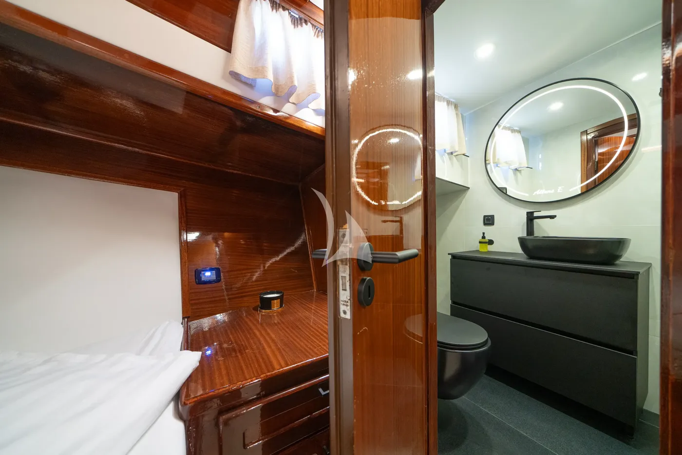 ALLURE E, cabins 1