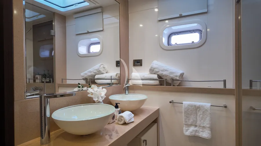 S/Y FENG, photos 3