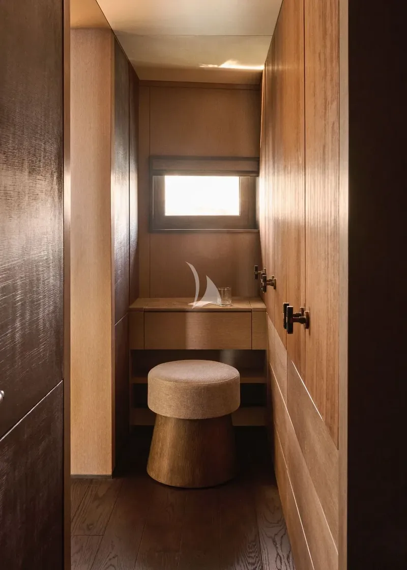 SEVEN, cabins 4