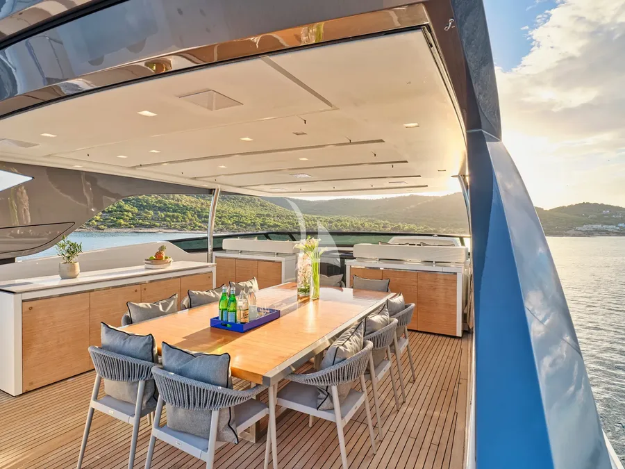 GOLDEN YACHT, photos 4