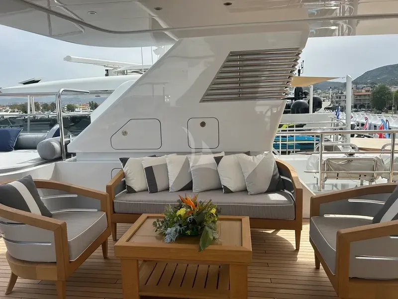 BOJI, inside 4