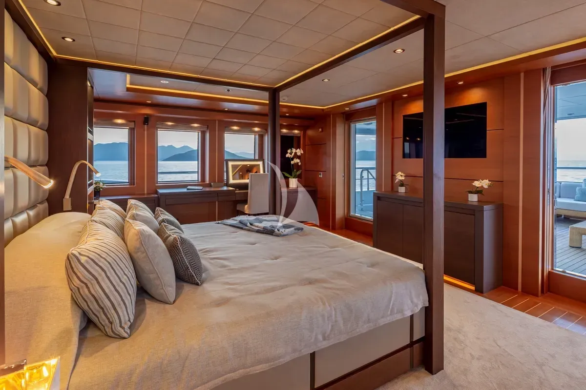 ZALIV III, cabins 2