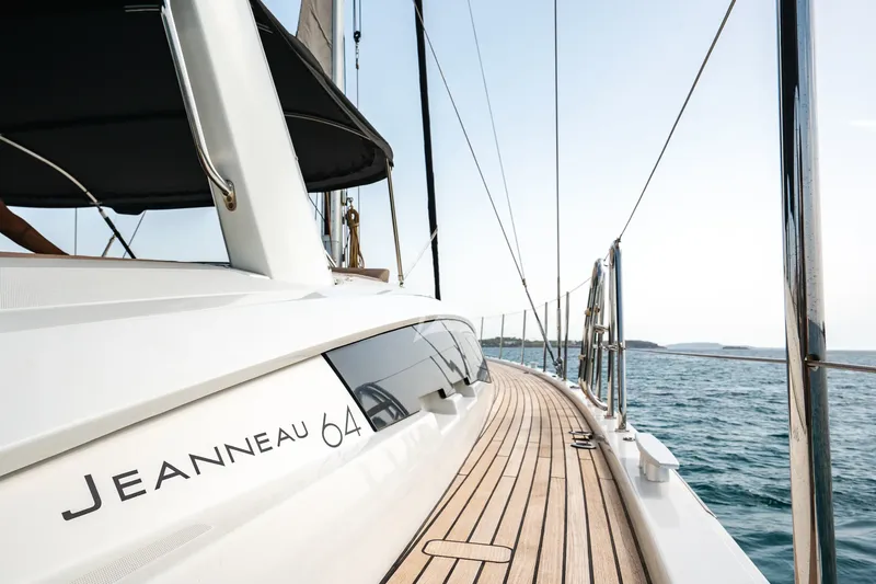 LIFE TIME, on deck 6