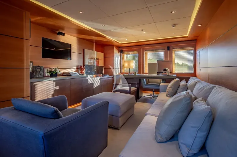 ZALIV III, inside 4
