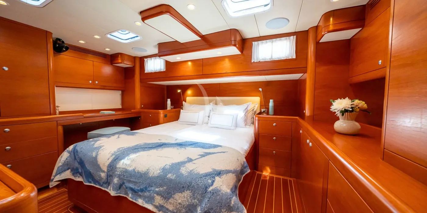 STELLA OF RORC, cabins 1