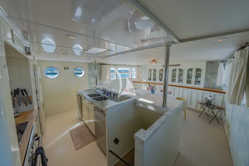 SOVEREIGN, inside 4