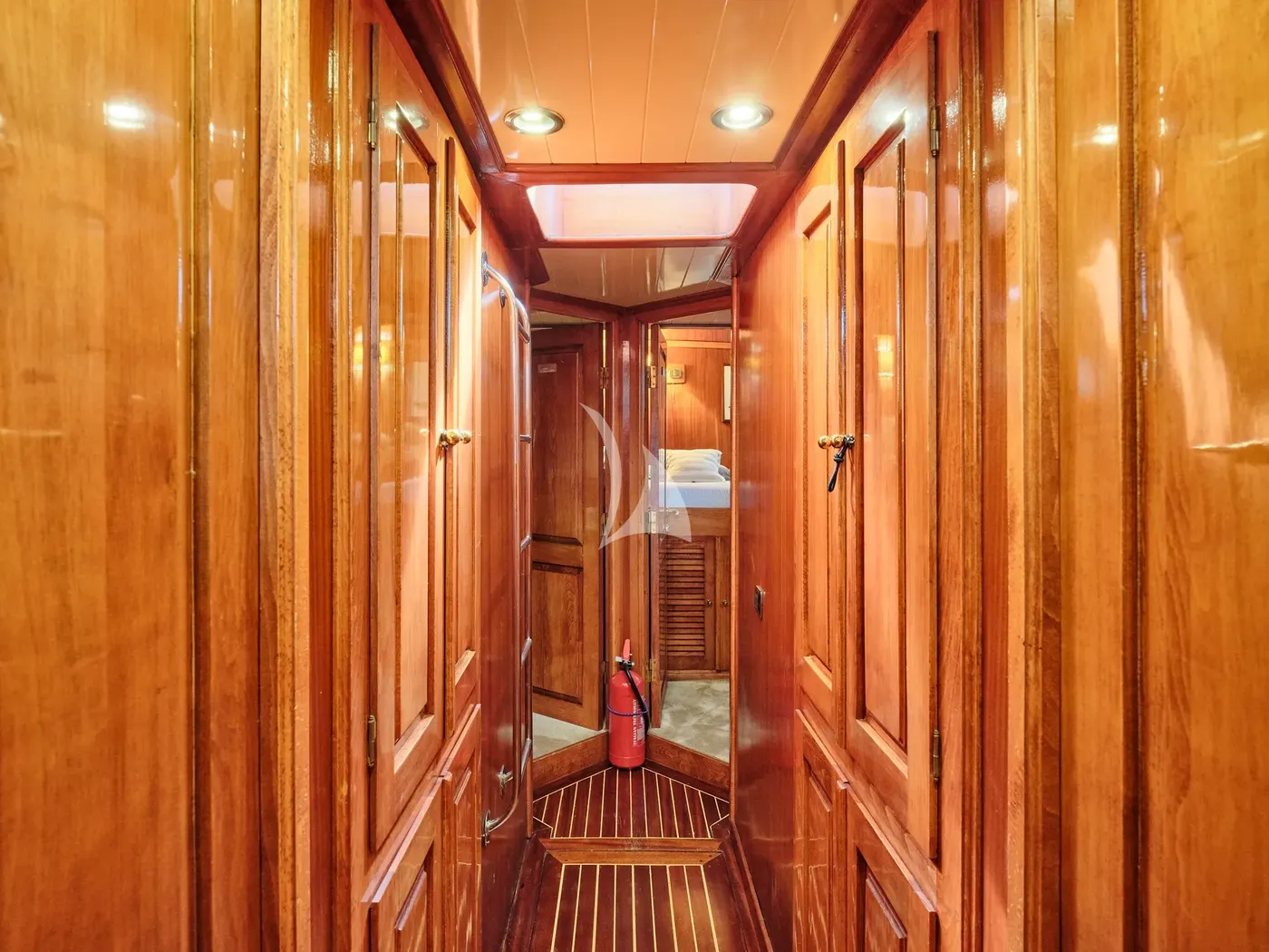 MYRA, cabins 1