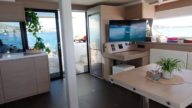 ESPERANCE, inside 4