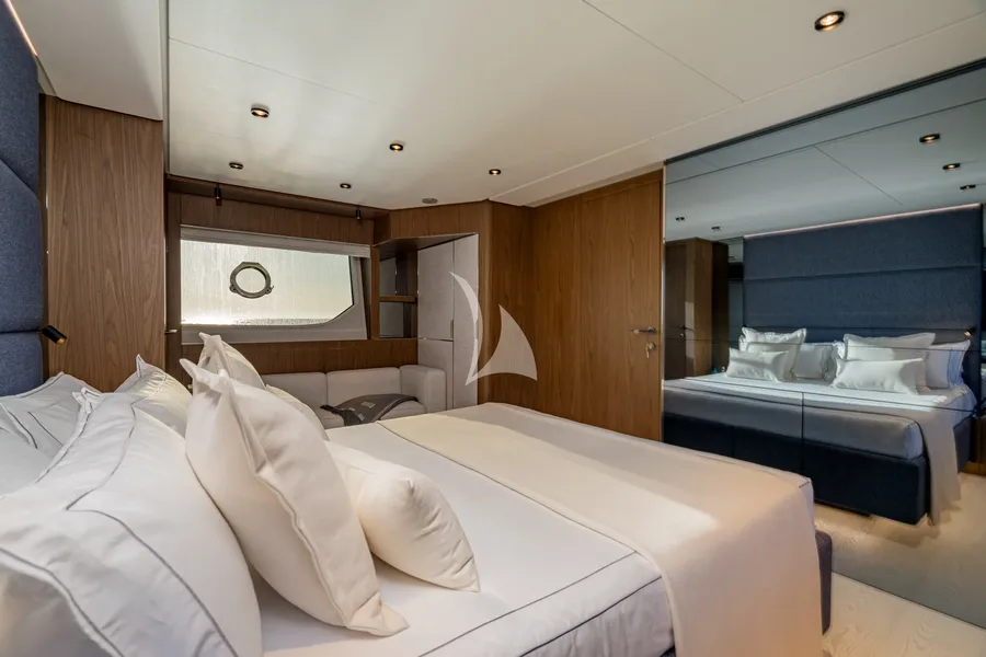 SEA DIAMOND, photos 1