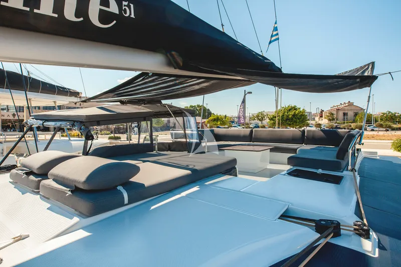 AMANTE, on deck 5