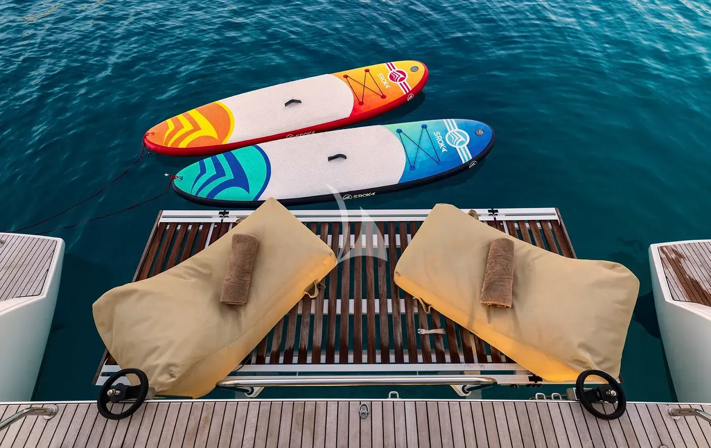FLO, watertoys 3