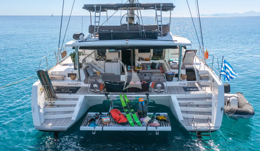 ELVIRA 52, photos 4