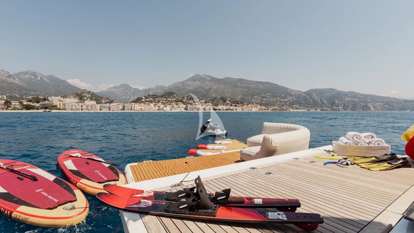 CHAMPAGNE AND CAVIAR, watertoys 1