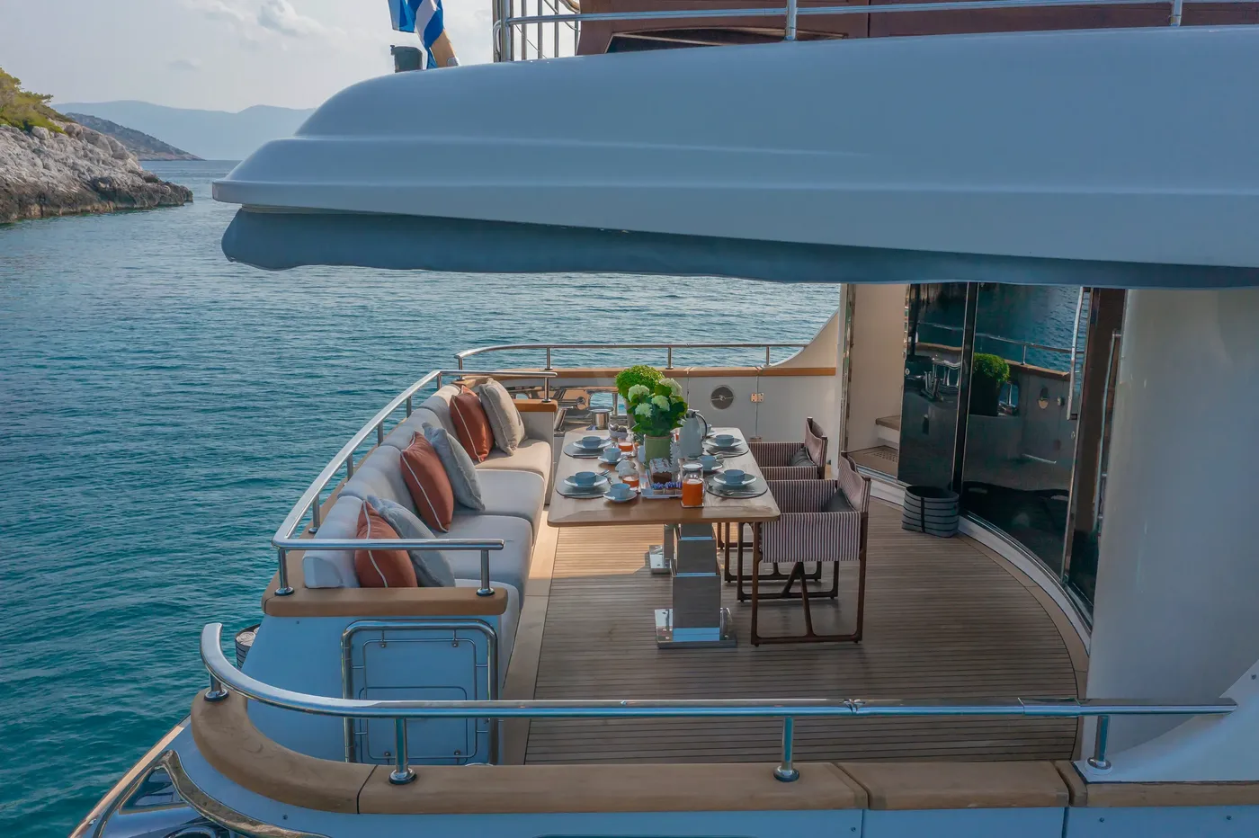 ELYSIUM, on deck 1
