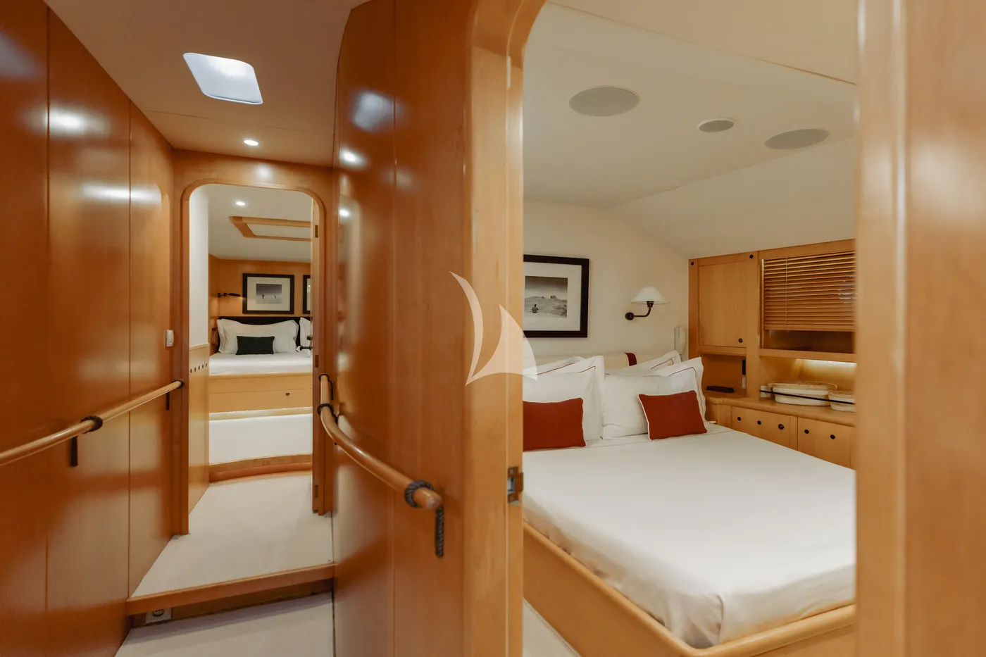 IMAGINE B, cabins 1