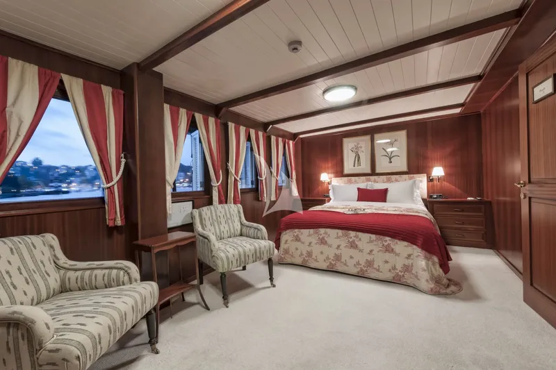 HALAS 71, cabins 5