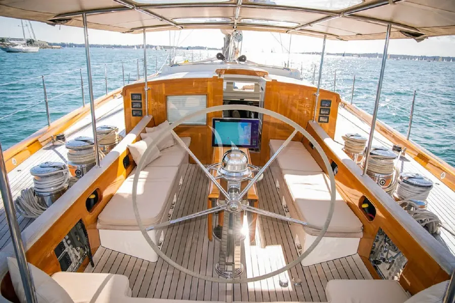 AURELIUS 111, photos 1