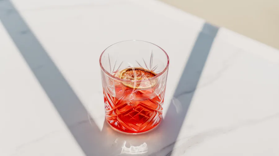 CHAMPAGNE AND CAVIAR, photos 1