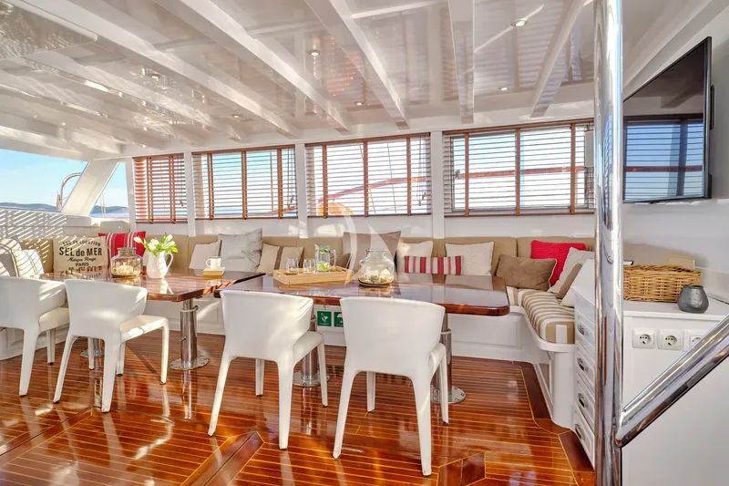 WHITE PEARL, inside 4
