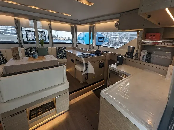 AEGEUS, inside 5