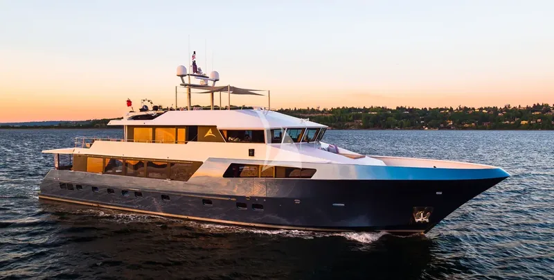ASCENTE, on deck 5