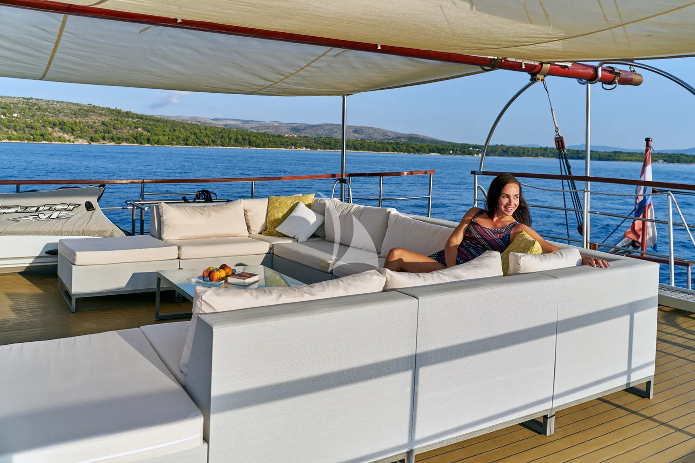 ROMANCA, on deck 2