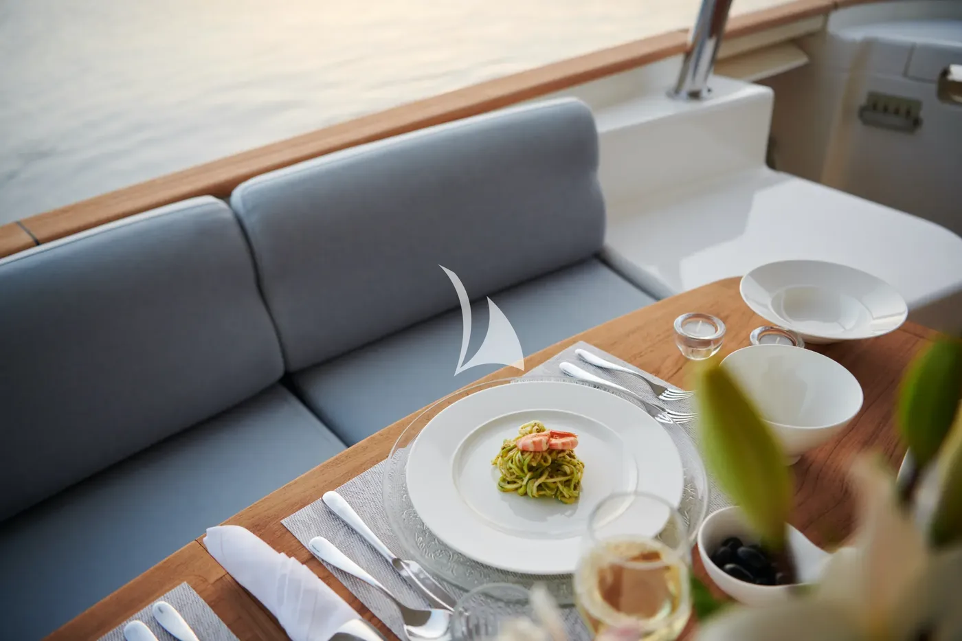 FERRETTI, more 2