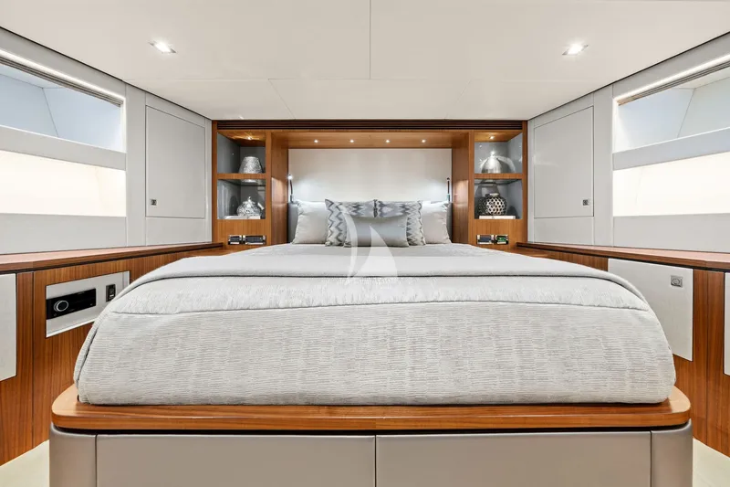 LOUDER, cabins 3